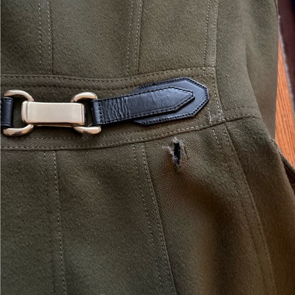 Olive Green Burberry London Women's Coat with Black Accents - Picture 6 of 9